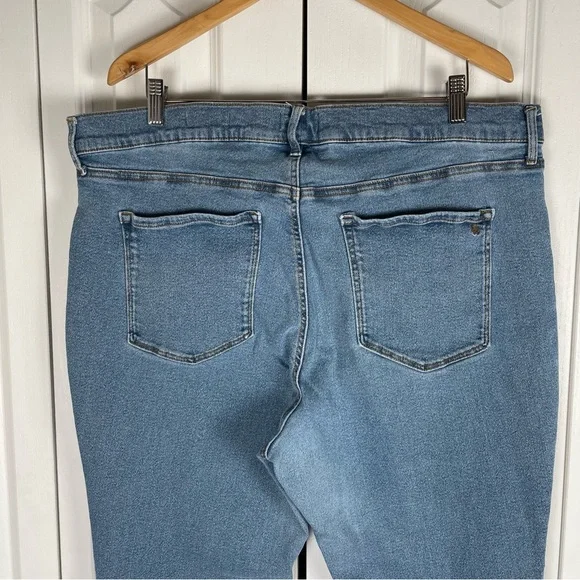 Jessica Simpson Charmed Flare Jeans Womens Plus Size 22W Blue Light Wash Stretch - Picture 7 of 14